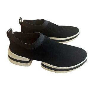 Stuart Weitzman Black and White Slip-On Sneakers. Beautiful shoes new conditions